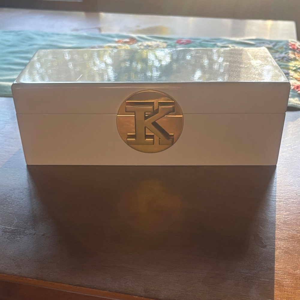 C. Wonder White Decorative Jewelry Box with Gold Emblem
